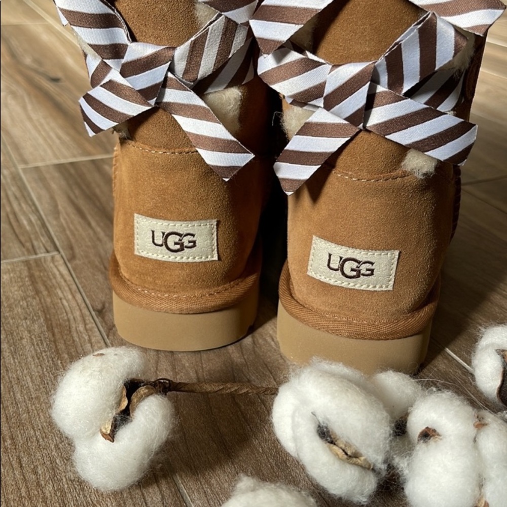 🍁UGG🍁 BAILEY BOW DIAGONAL STRIPES BOOTS - Picture 14 of 16